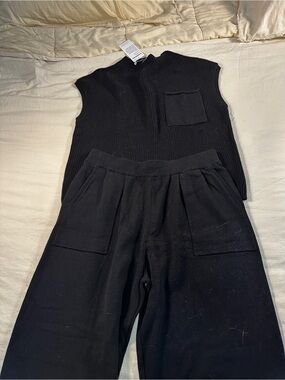 Black Wide-Leg Knit Pants with Pocket Detail